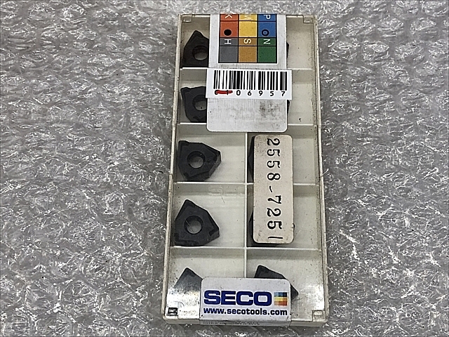 C106958 チップ 新品 SECO XNEX080608TR-M13