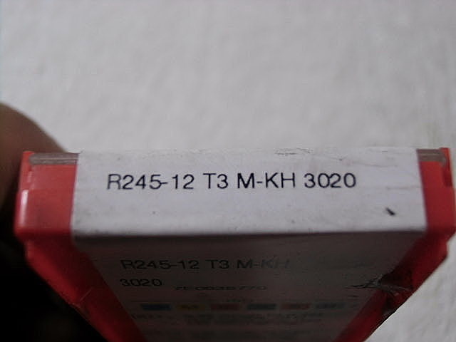 A025385 チップ サンドビック R245-12 T3 M-KM_1